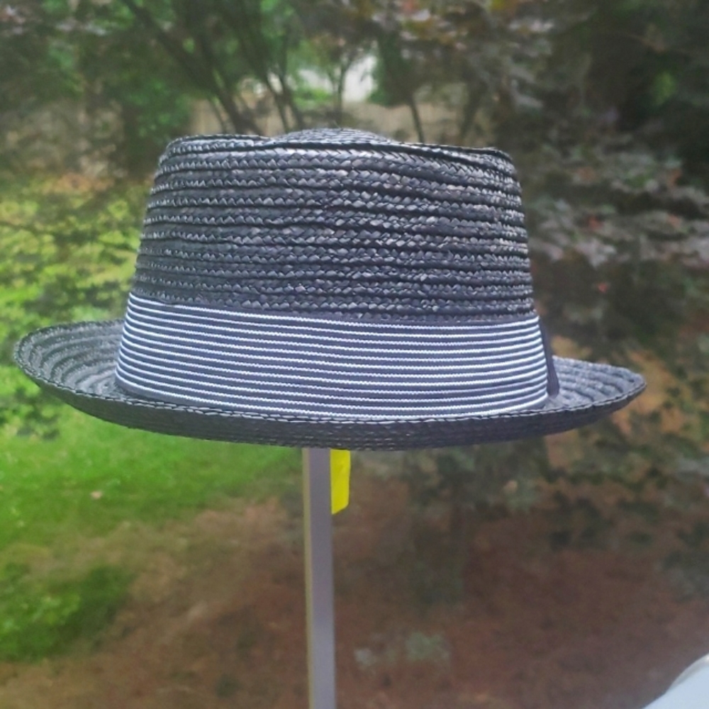 Ladies straw hat